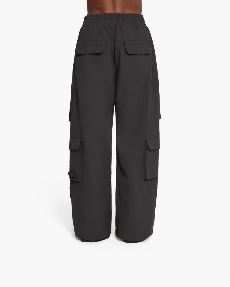 ONYX CARGO BLACK